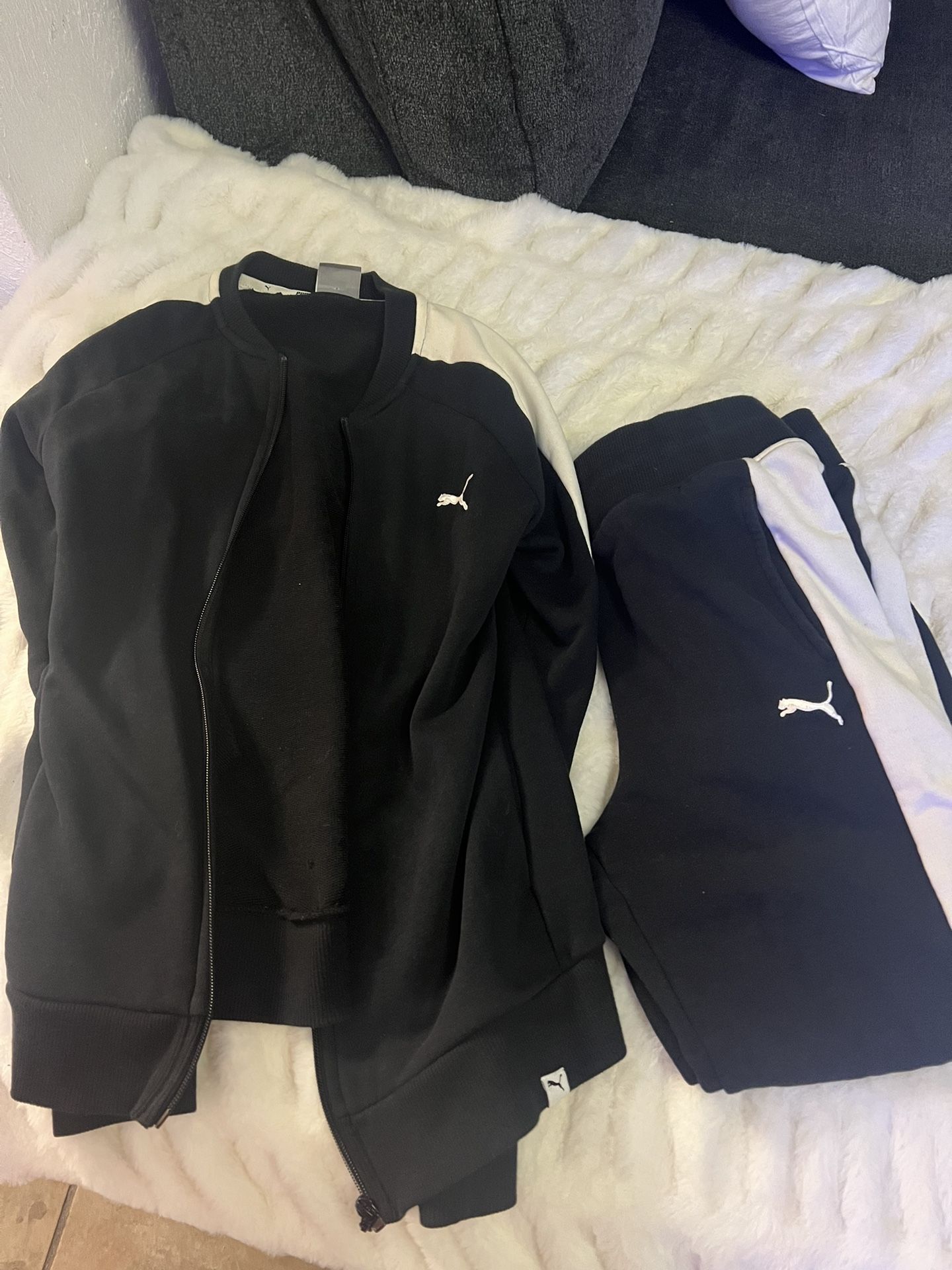 Women’s Puma Jogger Set