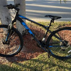 GT Aggressor Pro Mountain Bike