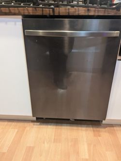 Samsung Smart Dishwasher with StormWash