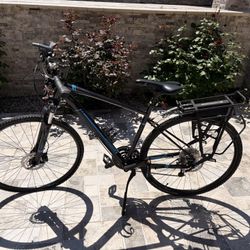 Marin San Rafael DS3 Hybrid - Shimano Hydraulic Disks - XL Frame + Blackburn Rack & Accessories