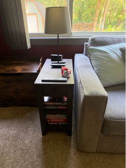 Side table with lamps