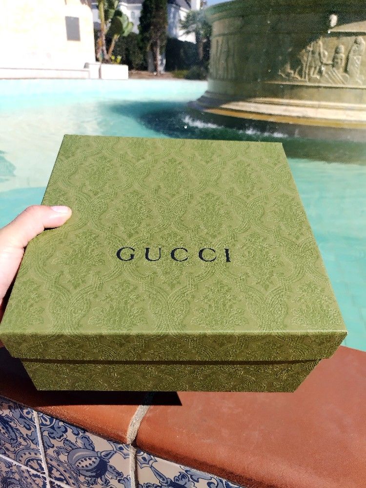 Authentic Gucci Gift Box With Envelope