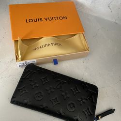 women's black LOuis V wallet 