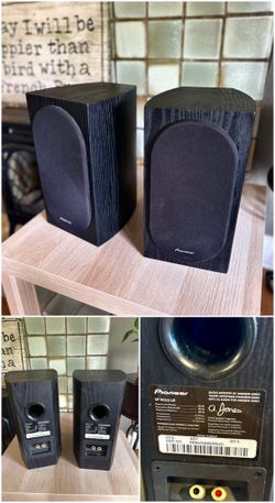 (2) Pioneer SP-BS22-LR Andrew Jones Series Shelf Speakers