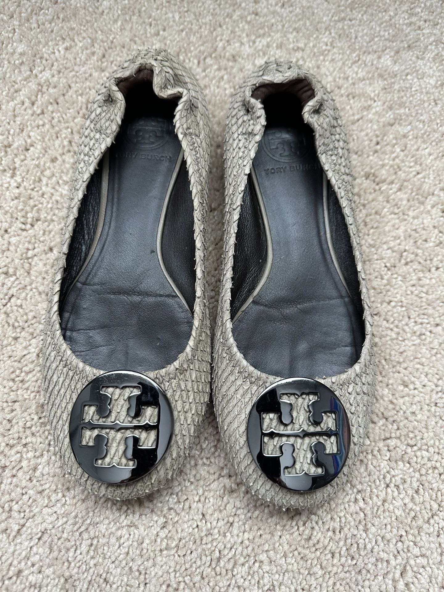Tory Burch textured taupe flats in size  with gunmetal hardware for Sale  in Wayne, NJ - OfferUp