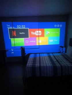 HY300 Mini Projector – White