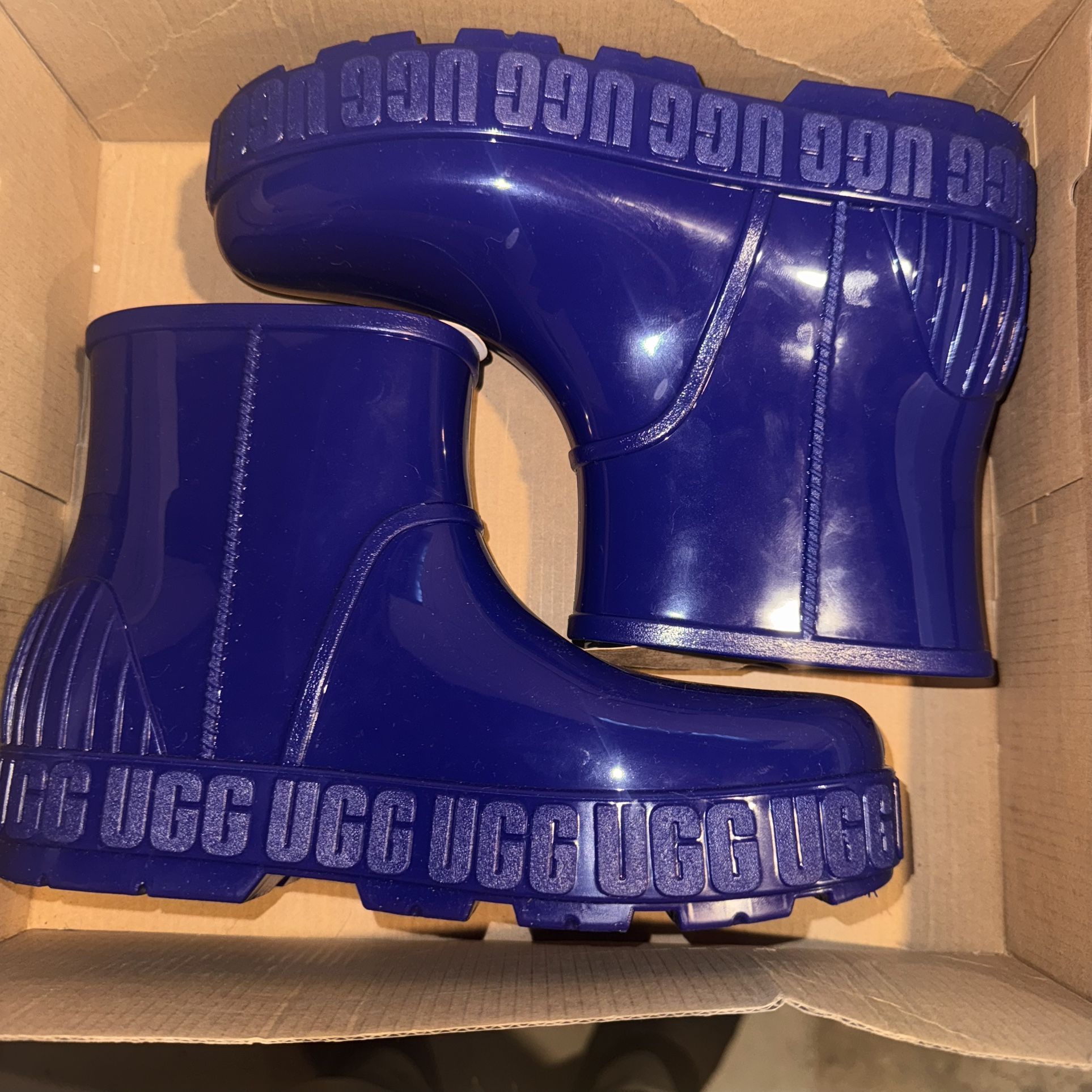 UGG DRIZLITA Rain Boots Women’s Size 9 Purple
