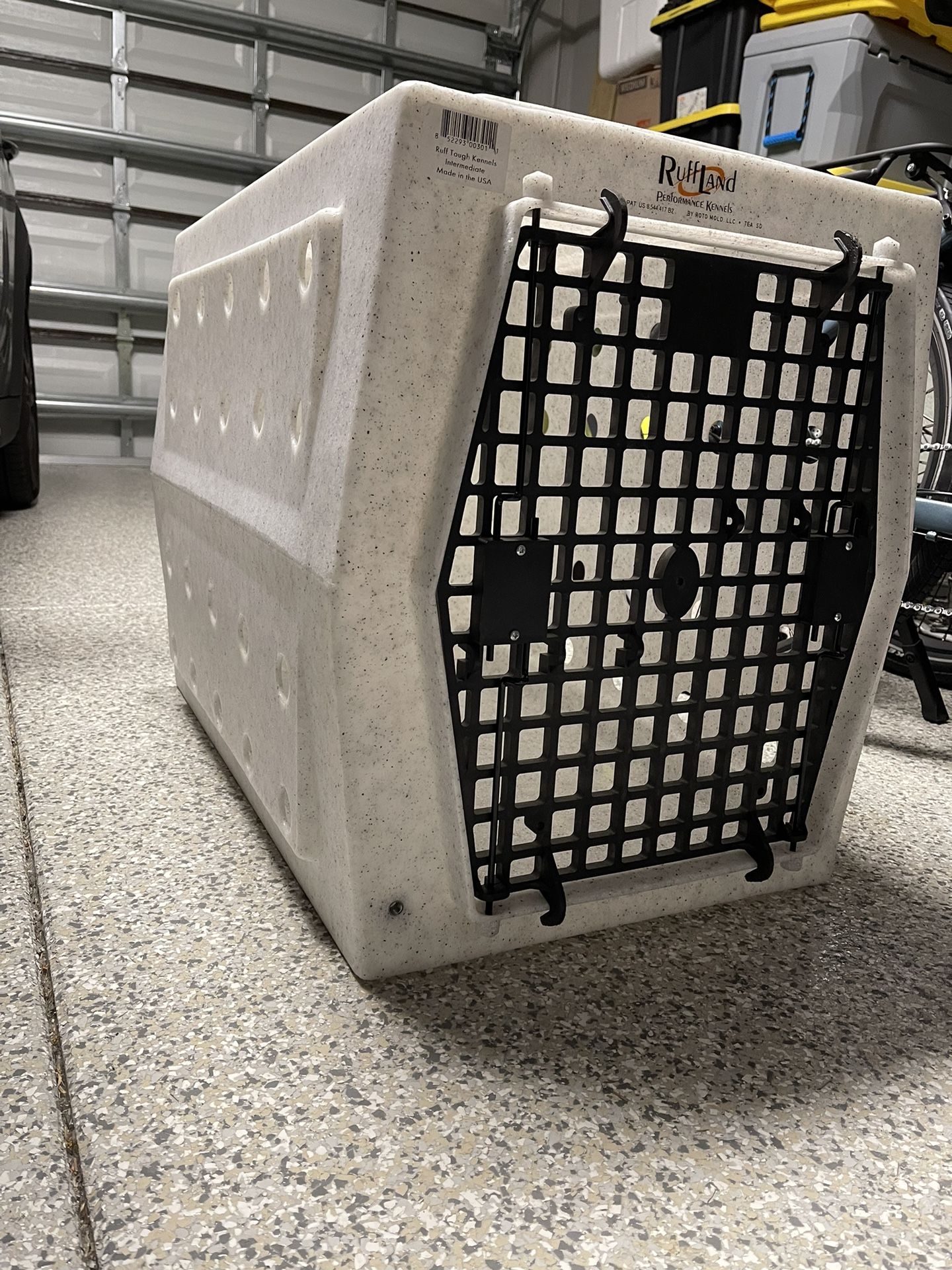 Ruff Land Dog Kennel / Crate, Intermediate Size