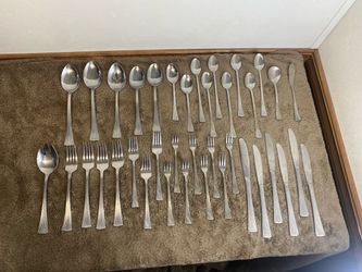 BARCLAY GENEVE VAN CORTLAND STAINLESS FLATWARE 38-PIECES