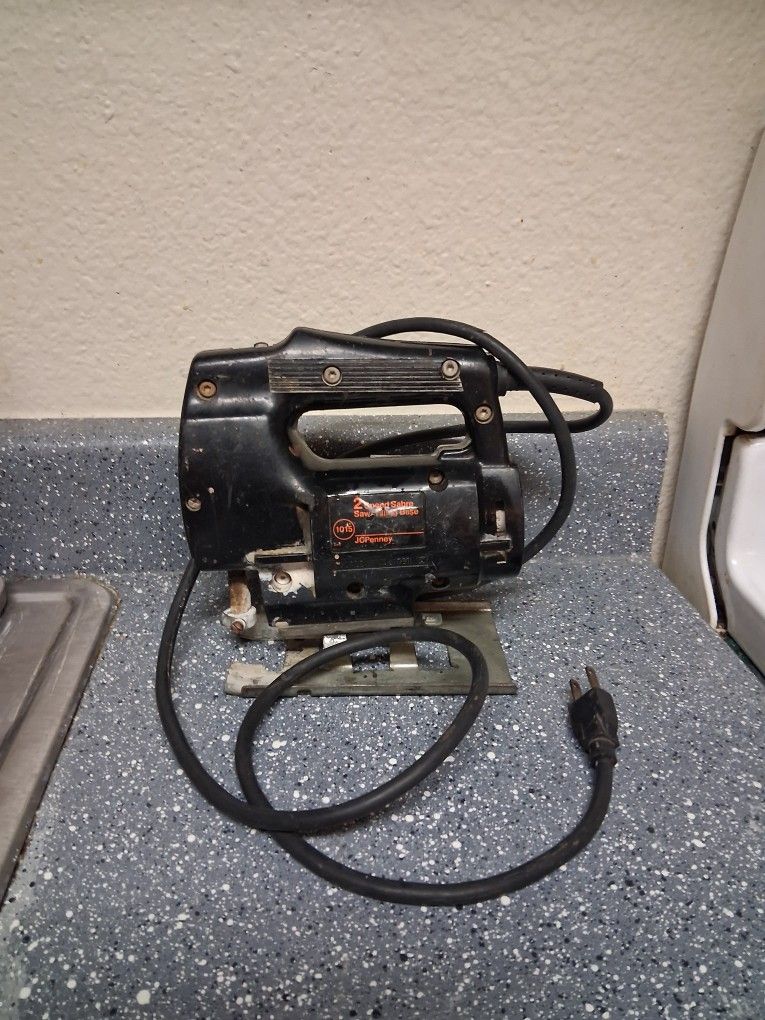 J c penney jigsaw works great rainbow /95 Pickup Between 2:00-10:30 PM Cash Only Huge Moving Sale Read Description Fcfs