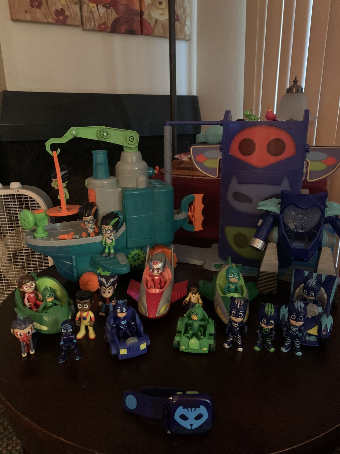 PJ masks Headquarters Romeo Mobile HQ