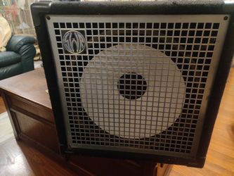 Bass Amp.