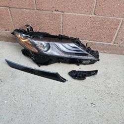 2019 23 Toyota Camry Head Light 