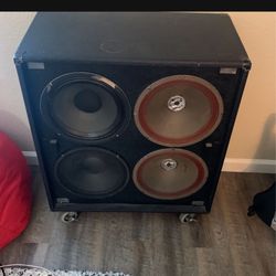 4x12 guitar speaker on wheels. all speakers functioning