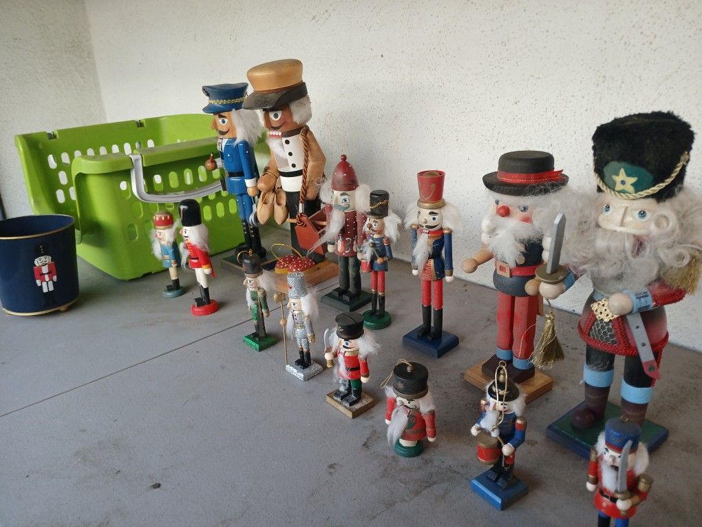 15 Nutcrackers Planter Storage Bin