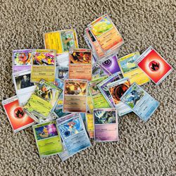120 Pokemon Cards Lot ( 40 HOLOS ) 