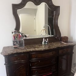 Cal King 5 Piece Bedroom Set Marble/wood