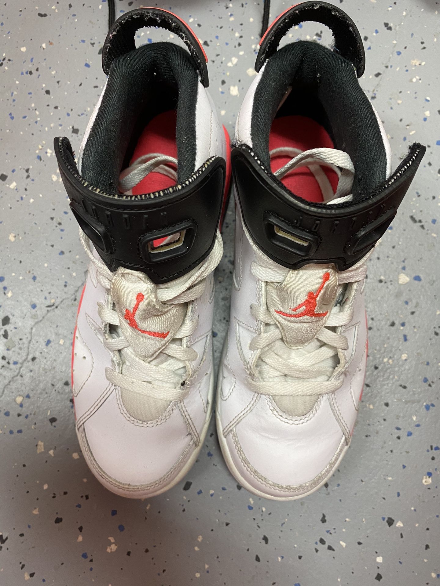 Kids Jordan’s sz 2y