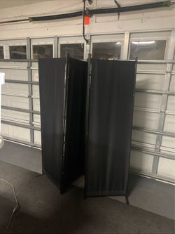 Divider screen black