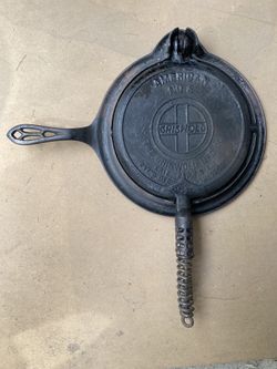 Griswold #8 Cast Iron Waffle Maker