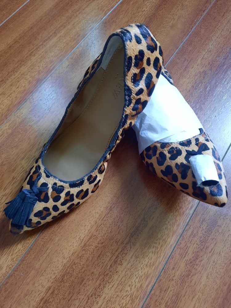 J. Crew Suede Tassel Stretch Pointed Toe Flats Leopard Print Size 6 Brand New