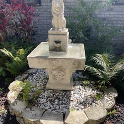 Yard - Outside Water Fountain Lion 54 Inches High By 30 Inches Wide