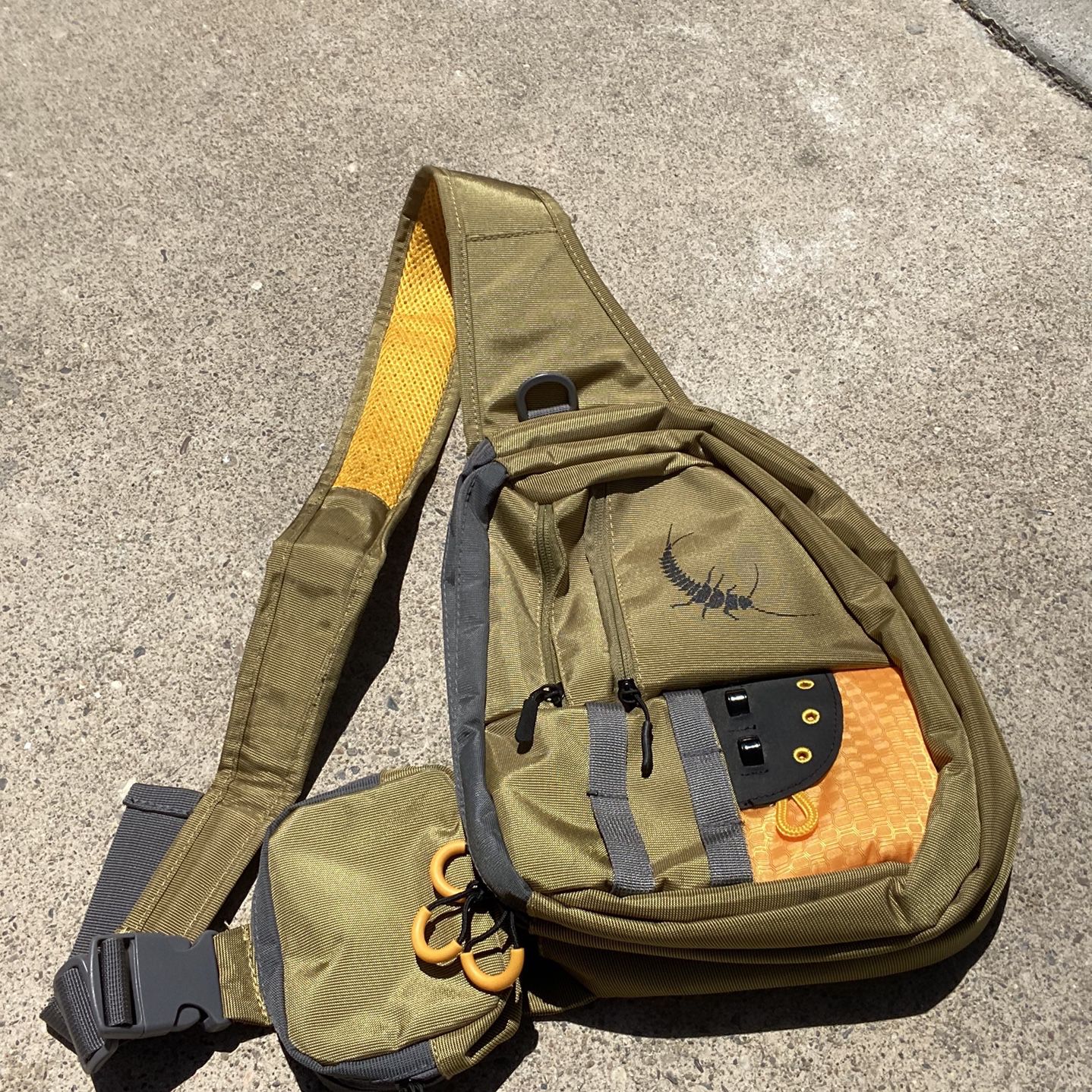 White River Fly Fishing Vangaurd XL Sling Pack Trout Fishing Bag for Sale  in Rio Vista, CA - OfferUp