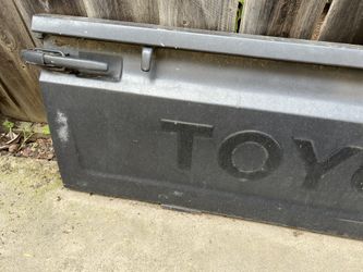 1979, 79,80,81 Toyota 4x4 Truck OEM  Tailgate Pickup