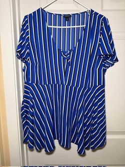 Torrid Size 1 women's multicolor stripe Top