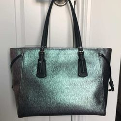 MICHAEL KORS VOYAGE TOTE