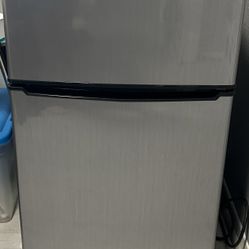 WhirlPool Mini Fridge