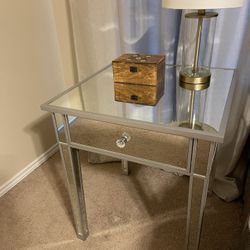 Set Of 2 Mirrored Nightstands