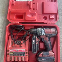 Milwaukee M18 Compact Drill Driver Kit