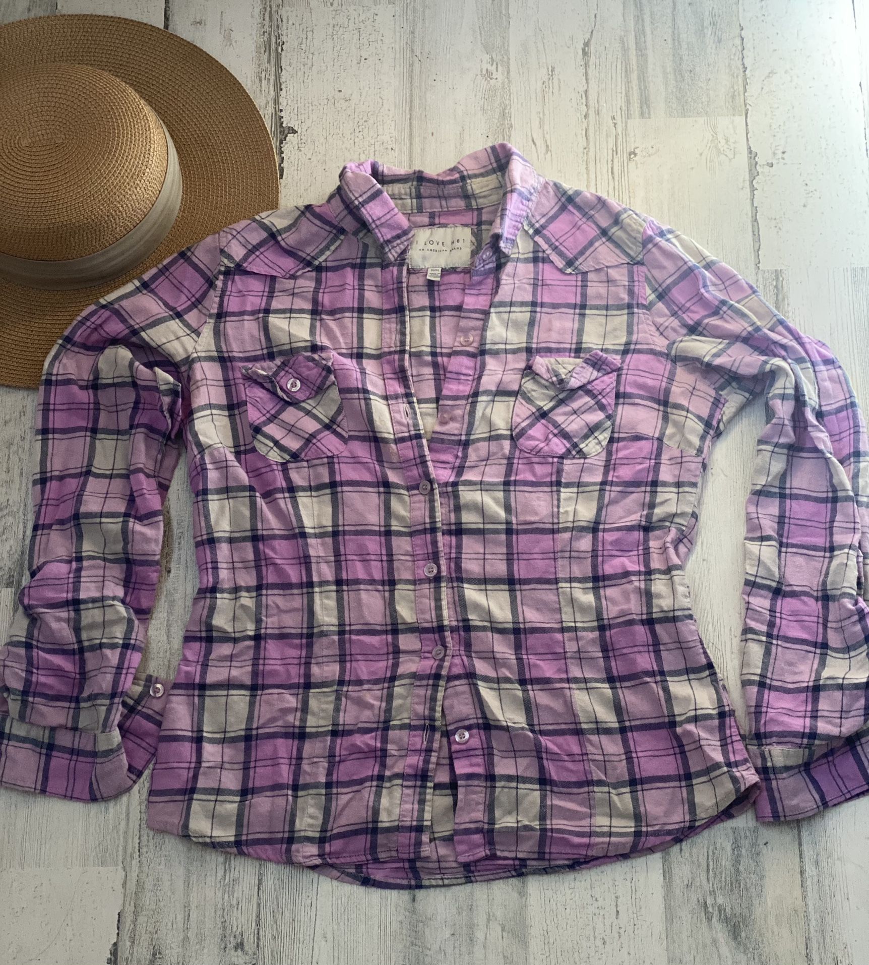 Women’s Purple & White plaid Shirt, Size Medium, Beautiful 🤩 $10