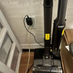 Shark vaccum good condition
