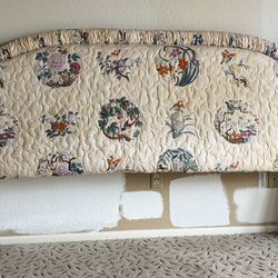 King Head Board, Side Table, 4 Pillow Cases