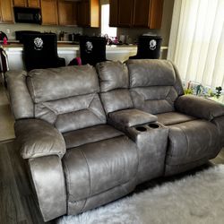 Living Room Sofa & Loveseat 