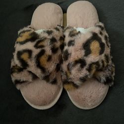 Pink leopard print slippers Size 6
