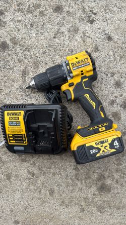 Dewalt atomic drill with battery