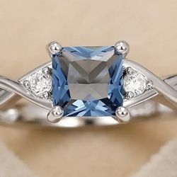 Beautiful Blue And Silver Ring Woman's Size 8
