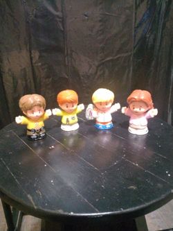 4 Little People.