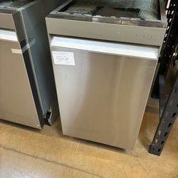 18 inch dishwasher Samsung with recessed handle