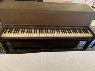 Free Piano - Must Pick Up