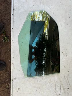 2005-2010 Chrysler 300 door glass
