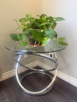 Tempered Glass Top Round Table