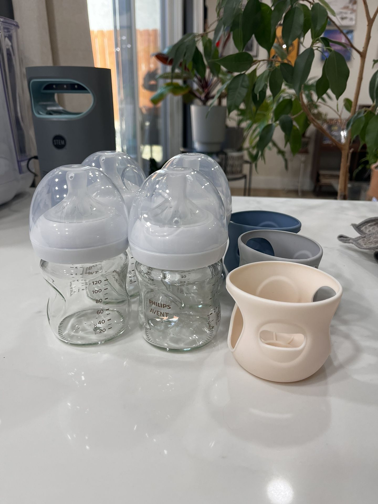 Philips Avent Glass Baby Bottles With Silicone Covers