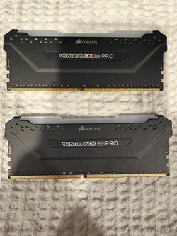 Corsair Vengeance RGB Pro DDR4 RAM 64GB (x2 32GB)