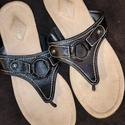 St. Johns Bay Leather Sandals / Flip Flops 