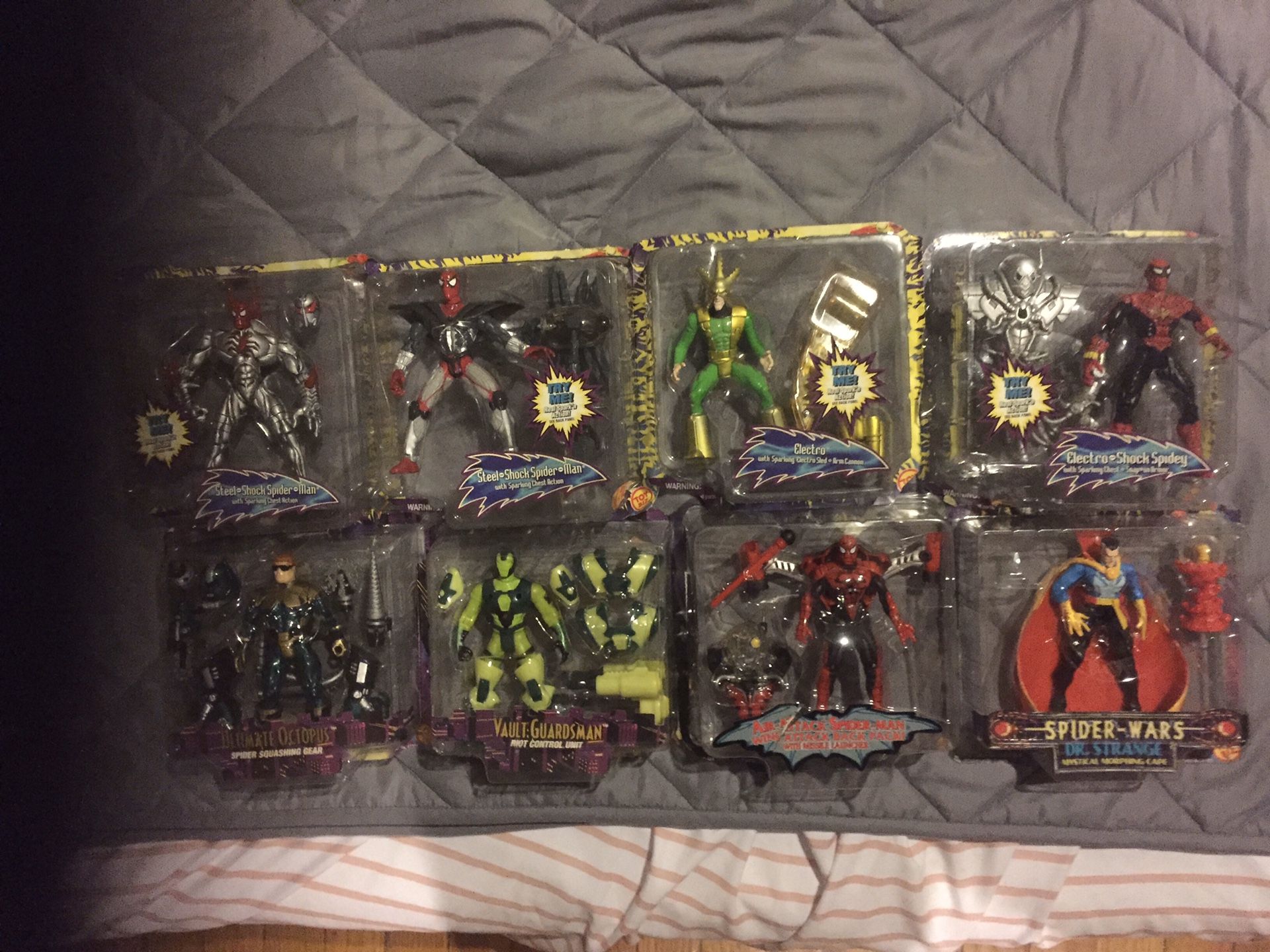 Toybiz Spiderman The Animated Series Lot of 8 Action Figures, Used In Bubble