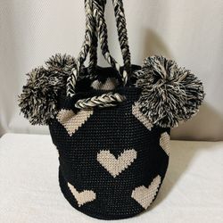 Handwoven Bag / Bolsa Artesanal ($55 each/ $55 cada una)